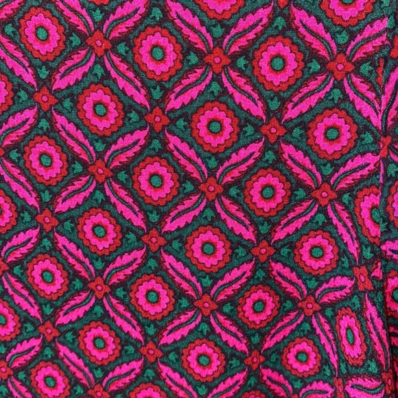 Forever 21 Women’s Size M 3/4 Sleeve Blouse. EUC - Picture 3 of 5